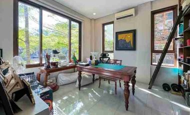 FOR SALE HOUSE IN LOT IN PASEO DE MAGALLANES VILLAGE MAKATI CITY