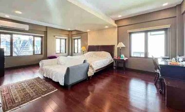FOR SALE HOUSE IN LOT IN PASEO DE MAGALLANES VILLAGE MAKATI CITY