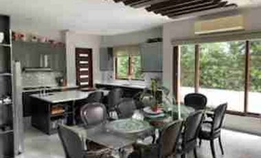 FOR SALE HOUSE IN LOT IN PASEO DE MAGALLANES VILLAGE MAKATI CITY
