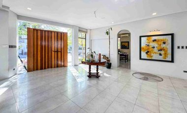 FOR SALE HOUSE IN LOT IN PASEO DE MAGALLANES VILLAGE MAKATI CITY