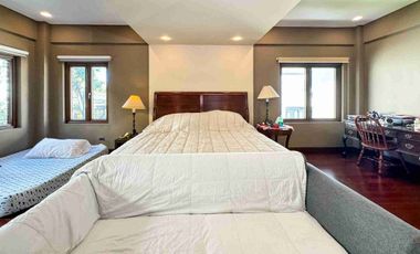 FOR SALE HOUSE IN LOT IN PASEO DE MAGALLANES VILLAGE MAKATI CITY