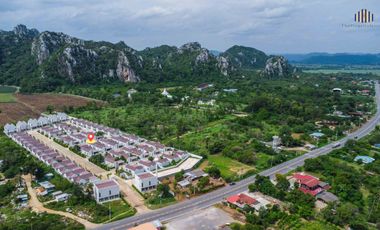 Minimal Resort Home with Mountain & Riverside View  Serene Courtyard – Kaeng Khoi