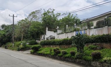 HOUSE AND LOT FOR SALE OVERLOOKING TAAL LAKE ALONG TAGAYTAY TALISAY ROAD