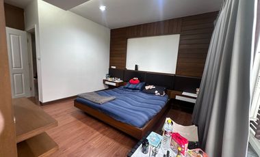 Urgent Sale! Townhome at Private Ville Huamark – Hot Price!  Ideal for rental as an office space or for personal residence. Convenient access