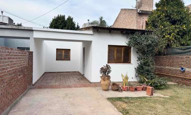 ALQUILO CASA 3 Dor con patio
