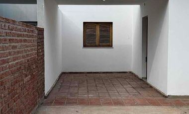 ALQUILO CASA 3 Dor con patio