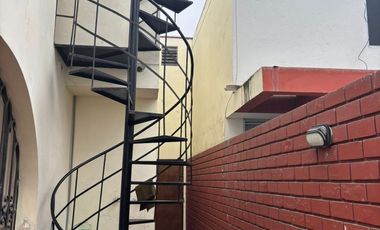 VENDO CASA DE 280 M2 EN ZONA RESIDENCIA AV FRAY LUIS DE LEON SAN BORJA