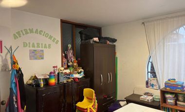 VENDO CASA DE 280 M2 EN ZONA RESIDENCIA AV FRAY LUIS DE LEON SAN BORJA