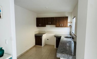 Venta de casa en Urbanizacion Privada, Manta