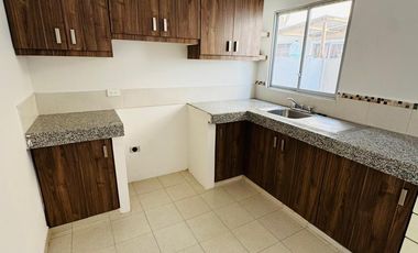 Venta de casa en Urbanizacion Privada, Manta