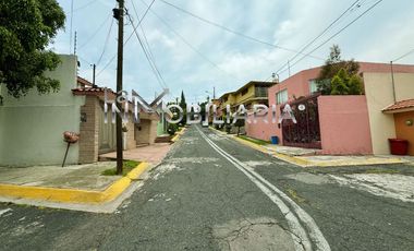 TERRENO PLANO EN CALLE CERRADA LOMAS DE VALLE DORADO