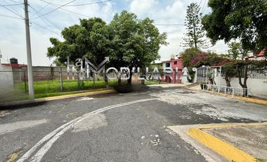 TERRENO PLANO EN CALLE CERRADA LOMAS DE VALLE DORADO