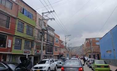 CASA EN VENTA BARRIO JUAN PABLO II