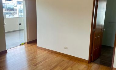 Alquiler de Exclusivo Dúplex 260m2 en Urbanización Las Gardenias - Surco