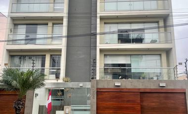 Alquiler de Exclusivo Dúplex 260m2 en Urbanización Las Gardenias - Surco