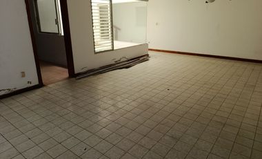 CASA EN VENTA - BENITO JUÁREZ NORTE, COATZACOALCOS AV. HIDALDO - $2,500,000