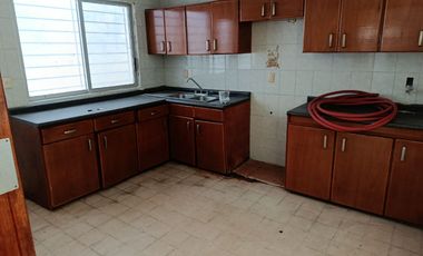 CASA EN VENTA - BENITO JUÁREZ NORTE, COATZACOALCOS AV. HIDALDO - $2,500,000