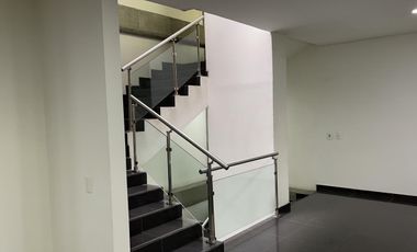 Vendo excelente bodega en Sabaneta Antioquia