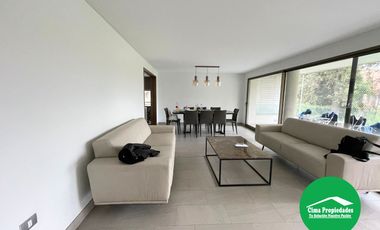 En el Barrio más Exclusivo de Santiago ¡Elegante y Moderno Departamento en Vitacura!