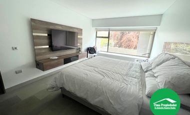 En el Barrio más Exclusivo de Santiago ¡Elegante y Moderno Departamento en Vitacura!