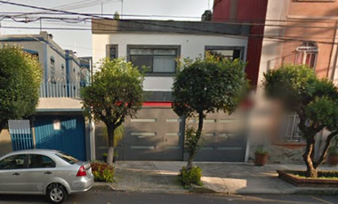 EXCELENTE PROPIEDAD EN ROMA SUR