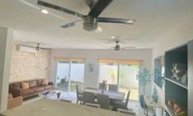 EXCLUSIVA RESIDENCIA EN RENTA AMUEBLADA  A UNOS PASOS DEL MAR EN PUERTO MORELOS $25,500