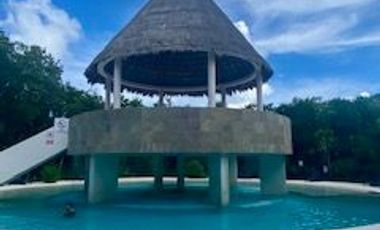EXCLUSIVA RESIDENCIA EN RENTA AMUEBLADA  A UNOS PASOS DEL MAR EN PUERTO MORELOS $25,500