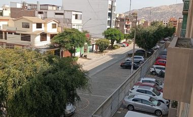 VENDO AMPLIO DEPARTAMENTO EN CHORRILLOS