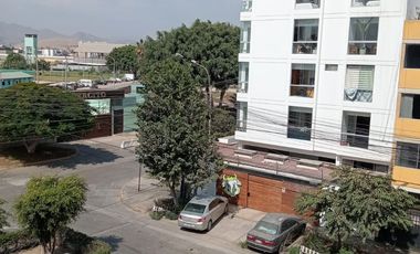VENDO AMPLIO DEPARTAMENTO EN CHORRILLOS