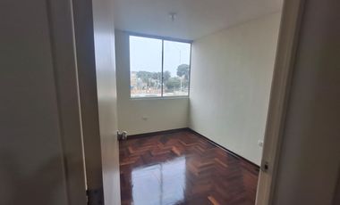 VENDO AMPLIO DEPARTAMENTO EN CHORRILLOS