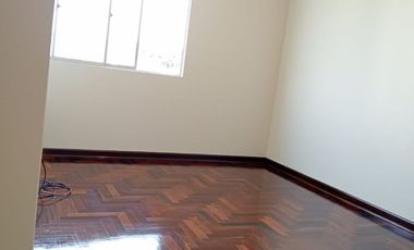VENDO AMPLIO DEPARTAMENTO EN CHORRILLOS