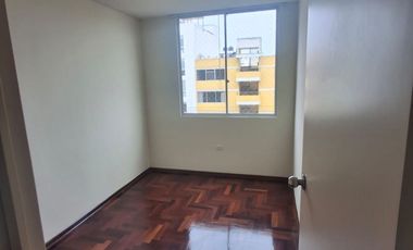 VENDO AMPLIO DEPARTAMENTO EN CHORRILLOS