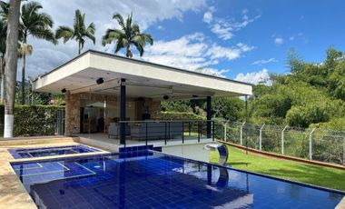 Venta Espectacular Casa de Campo sector Combia Pereira