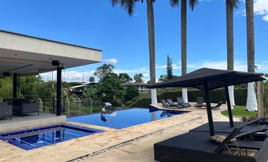 Venta Espectacular Casa de Campo sector Combia Pereira