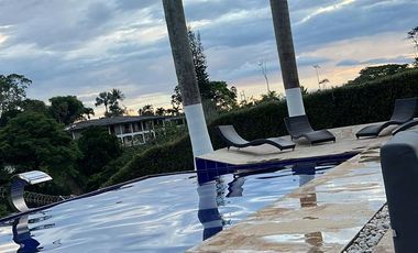 Venta Espectacular Casa de Campo sector Combia Pereira