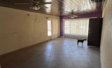 Casa en venta con gran terreno en Tijuana, B.C. (Del Cerro Colorado)