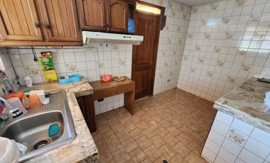 LINDA CASA FRENTE A PARQUE, 7 DORMITORIOS, 4 BAÑOS