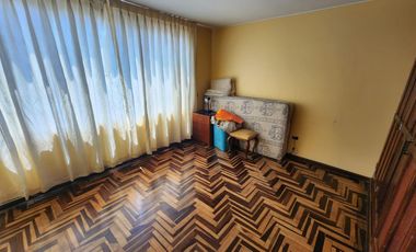 LINDA CASA FRENTE A PARQUE, 7 DORMITORIOS, 4 BAÑOS