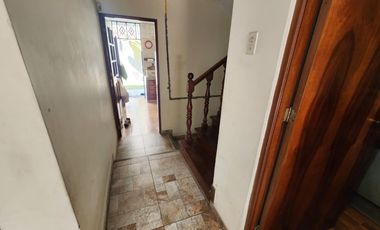 LINDA CASA FRENTE A PARQUE, 7 DORMITORIOS, 4 BAÑOS