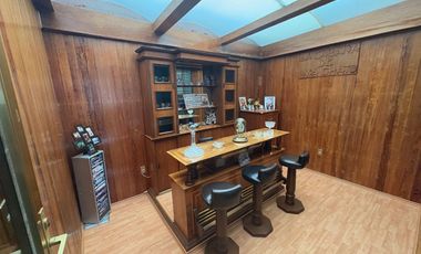 CASA EN VENTA EN VIVEROS DE LA LOMA, AMPLIA