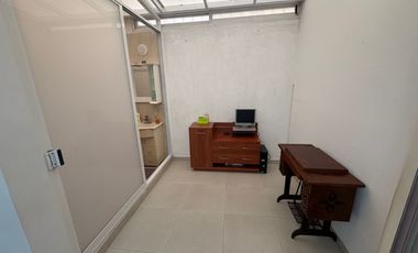 CASA EN VENTA EN VIVEROS DE LA LOMA, AMPLIA