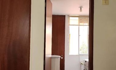Descubre esta espectacular casa esquinera de 140 m² en un conjunto cerrado en Chía , ubicada estratégicamente en el sector urbano a solo dos cuadras d