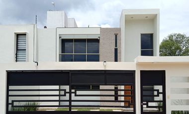 SE VENDE CASA DE DOS PLANTAS en  Privada La Rivera Tulancingo Hgo