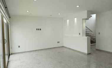 SE VENDE CASA DE DOS PLANTAS en  Privada La Rivera Tulancingo Hgo