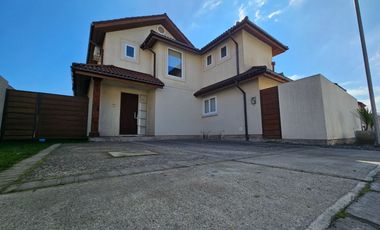 CASA EN ESTANCIA LAS RASTRAS