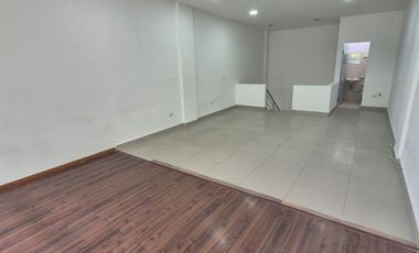 LOCAL COMERCIAL ARRIENDO CAOBOS 2E