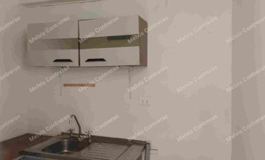 Se Vende  Departamento en Lord Cochrane 30 ,. Piso 2, Construcción del año 1990, con  55 m2 Totales , 50 m2 Útiles, Orientación Poniente , 2 Dormitorios, 1 Baño, Living/Comedor, Cocina, Conexión a Lavadora, Calefón,Gasto Común aprox 100.000. A 3 minutos del metro la moneda, Supermercados, Farmacias, Restaurantes, Colegios, Jardines de Infancia, Barrio Chino, Estación Central. En remodelación