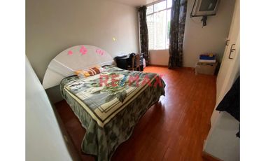 Oportunidad Única Casa En Venta En La Exclusiva Urbanizacion Santa Laura - Chorrillos