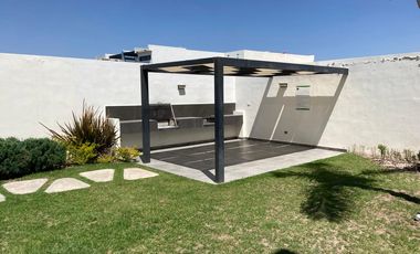 MUY AMPLIO ROOF GARDEN CASA EN VENTA ZIBARI
