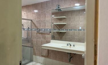 Venta de Amplia Casa en Urb. Monterrico Norte, San Borja